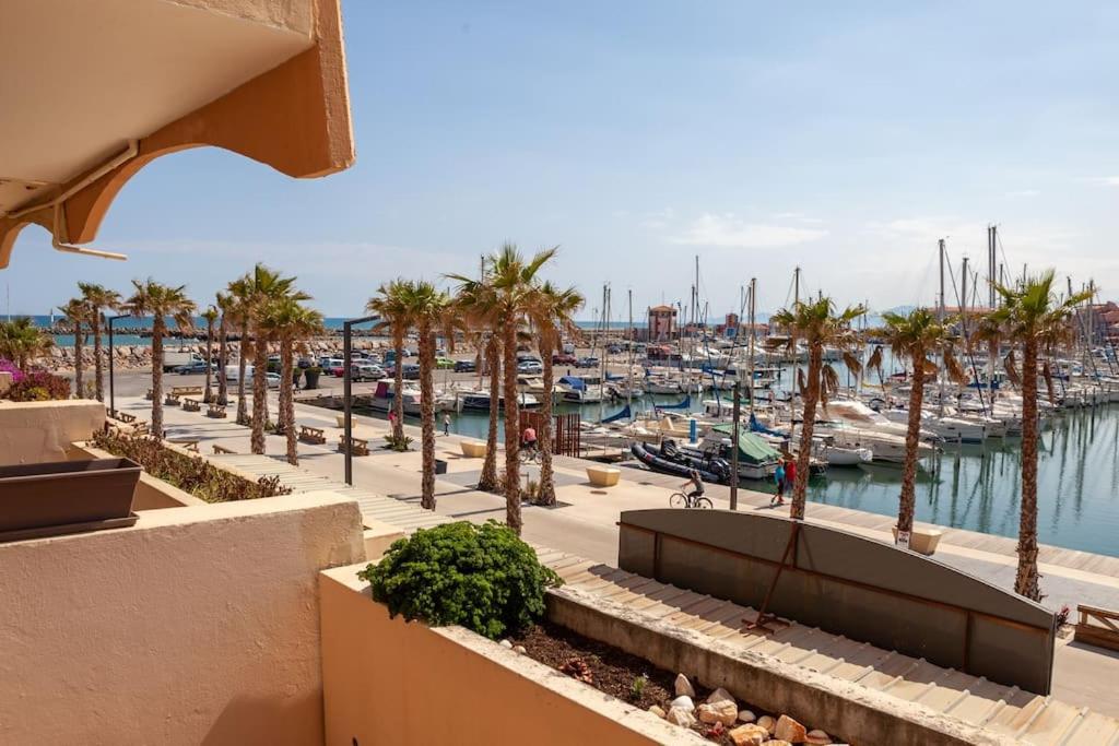 Studio 4 People - Christmas Market - Port - Beach Le Barcares Exterior photo